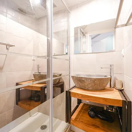 Nets - Saint Lazare Apartment