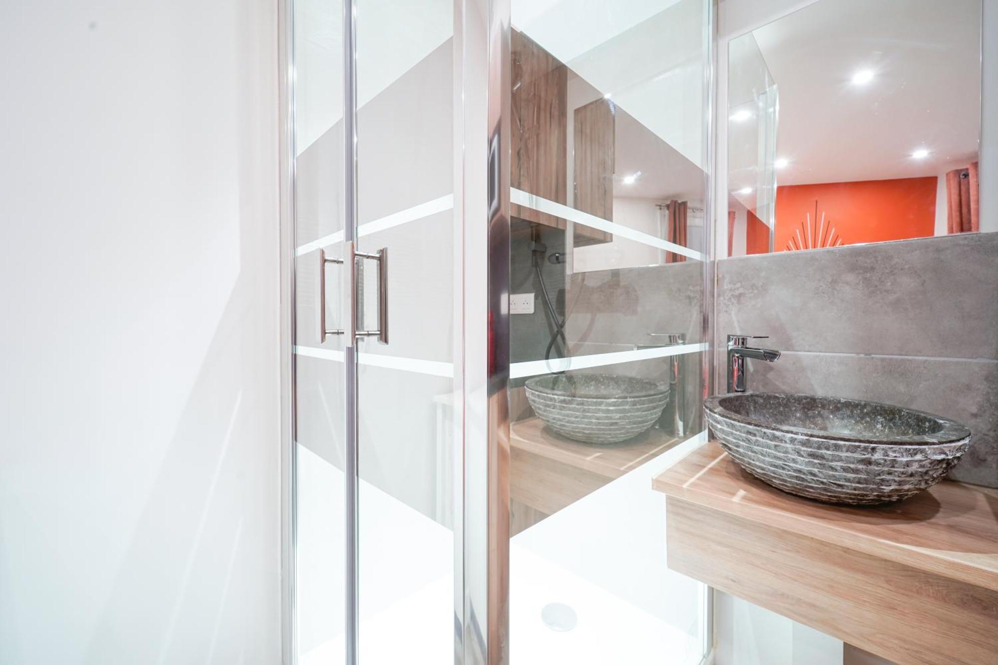 Apartment Nets - Saint Lazare *