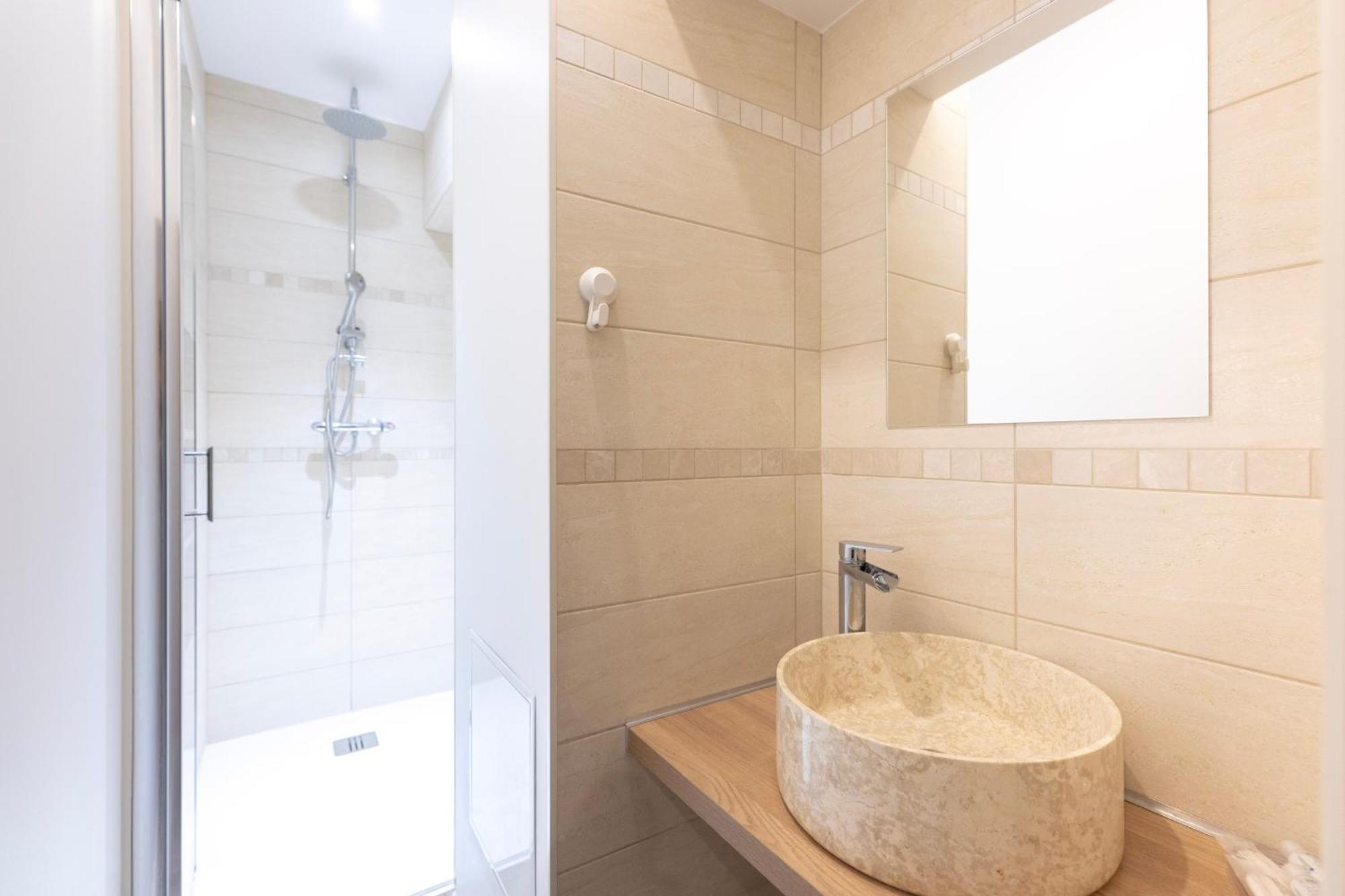 Nets - Saint Lazare Apartment