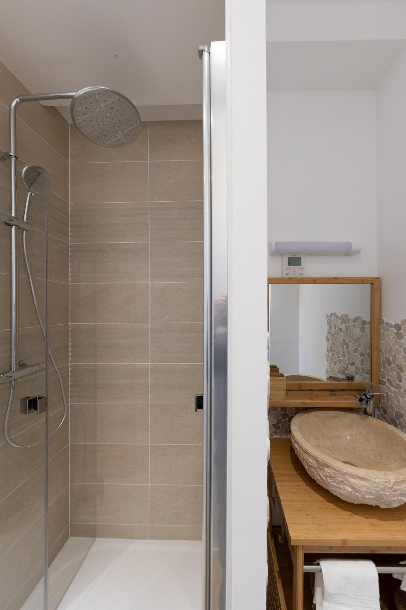 Apartment Nets - Saint Lazare