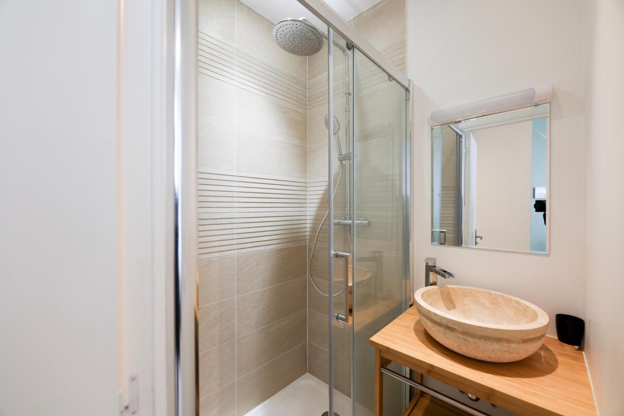 Nets - Saint Lazare Apartment